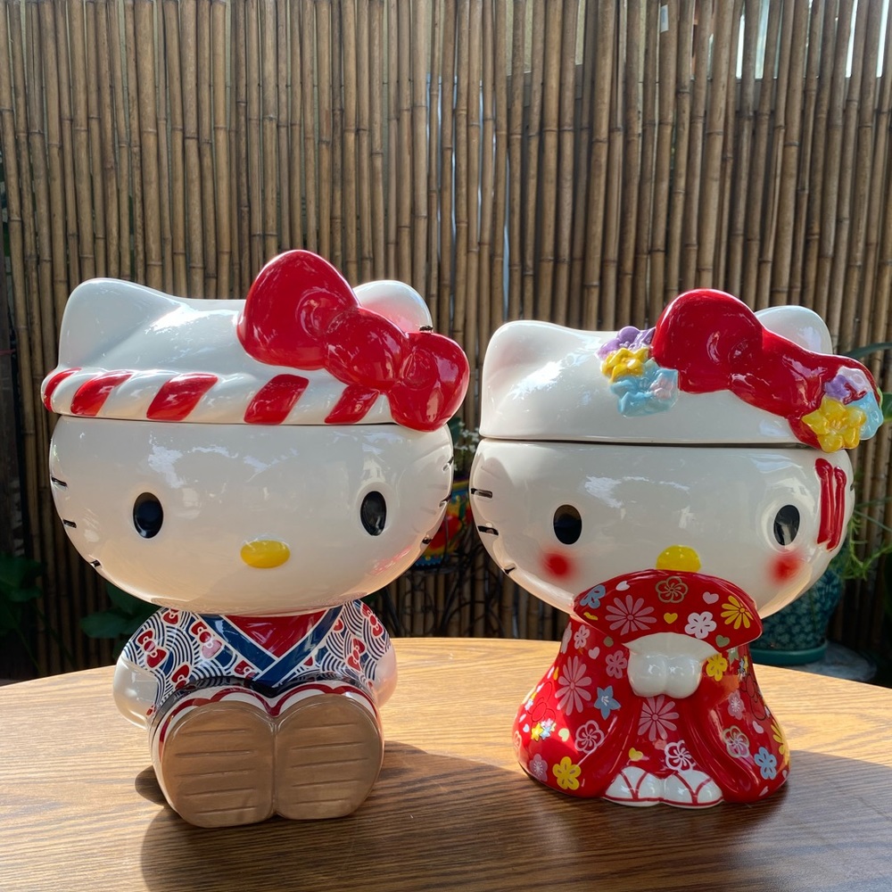 Hello Kitty Cookie Jar Set